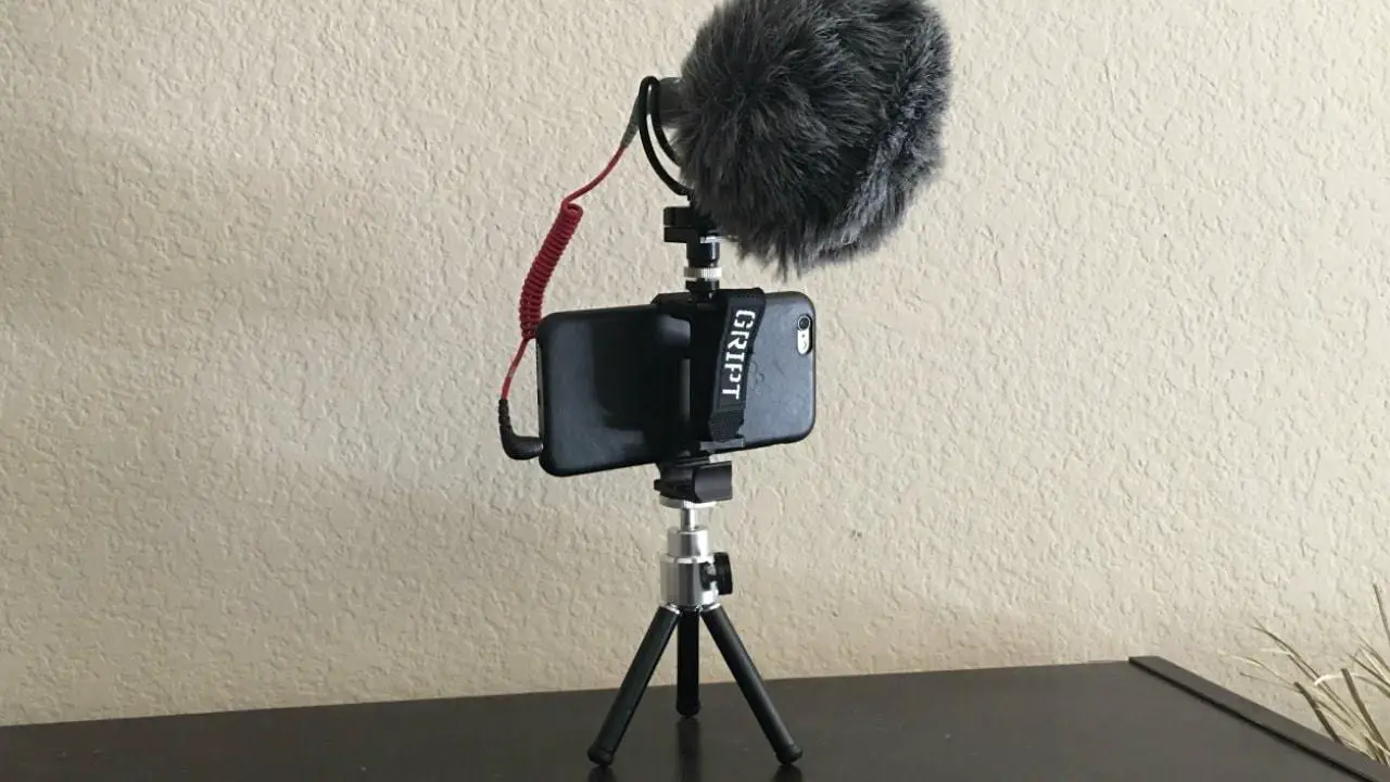 tripod smartphone vlog setup