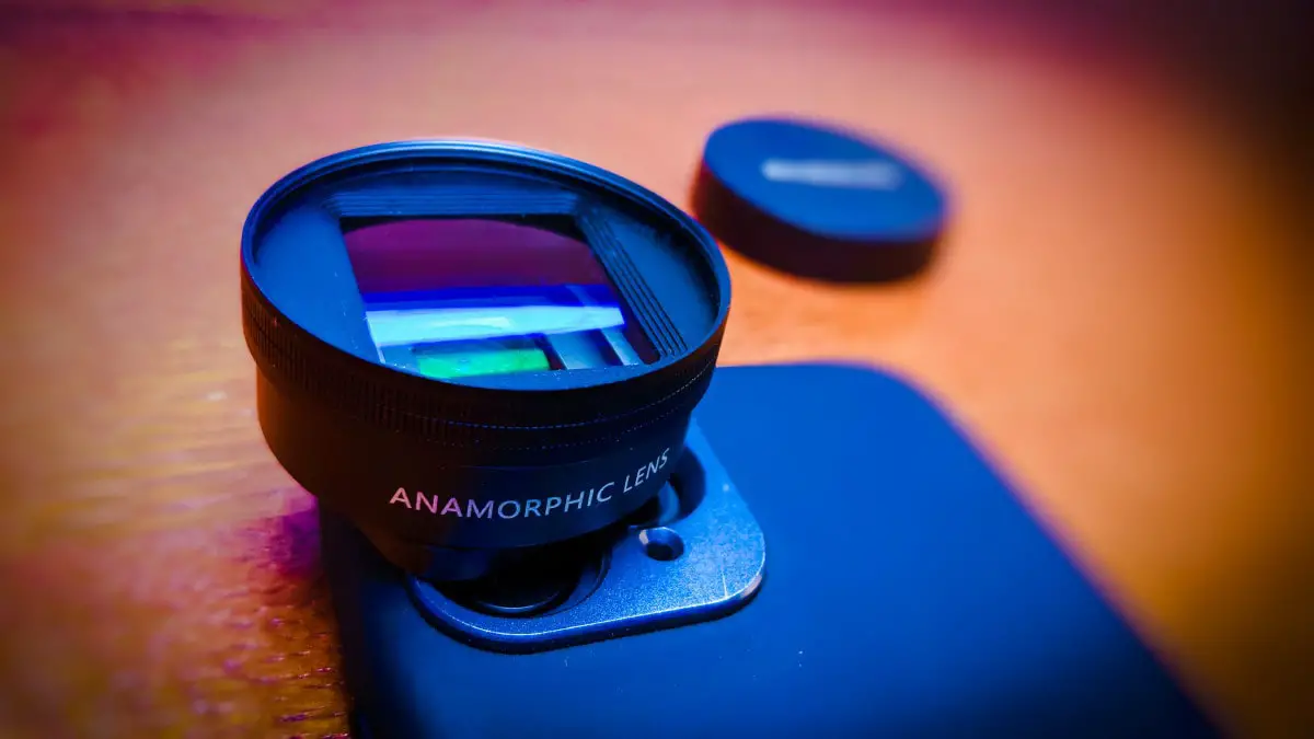 Sandmarc 1.33x Anamorphic Lens Review - iPhone Filmmaking At Its Best
